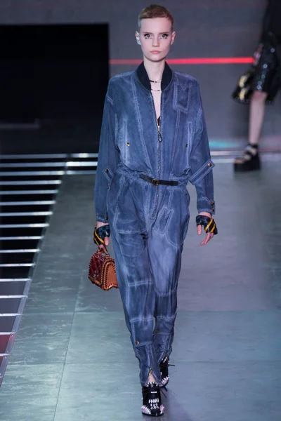Look 4